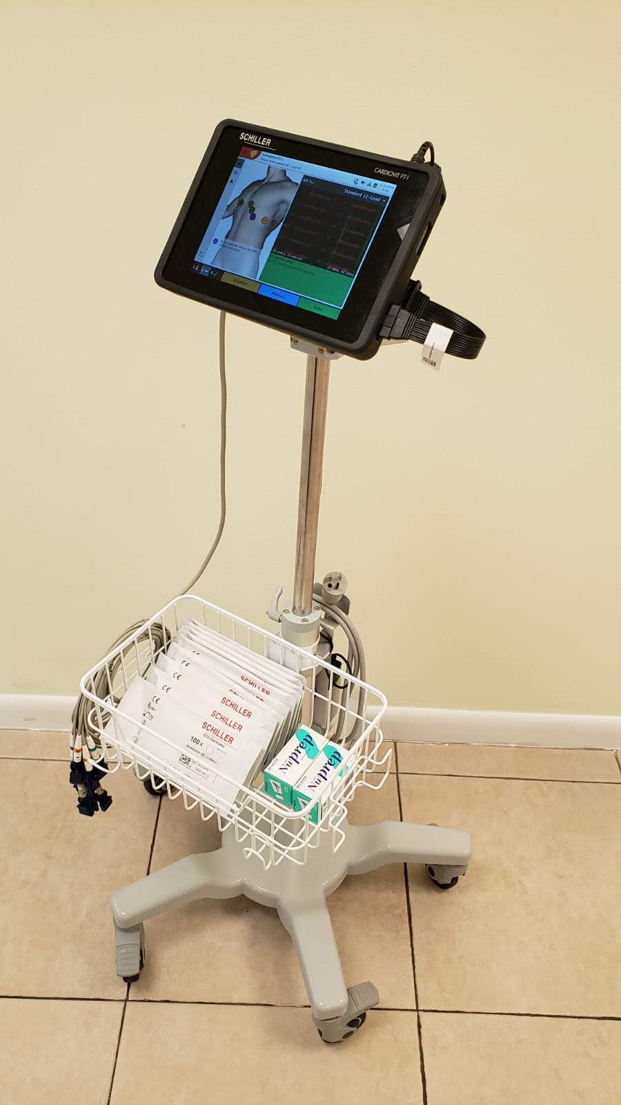 Electrocardiógrafo portable CARDIOVIT FT-1